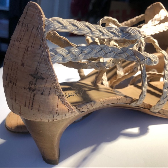 DONALD J PLINER RUNA SANDALS. - Picture 2 of 10